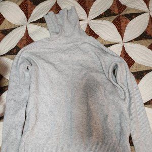 Brand New !! Cute !! Woman's Turtle Neck Grey Sweater Size Small